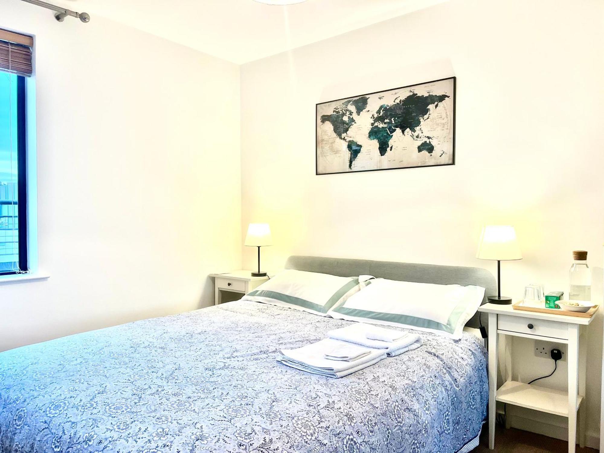 The Room King Size Bed And Private Bathroom Дублин Экстерьер фото